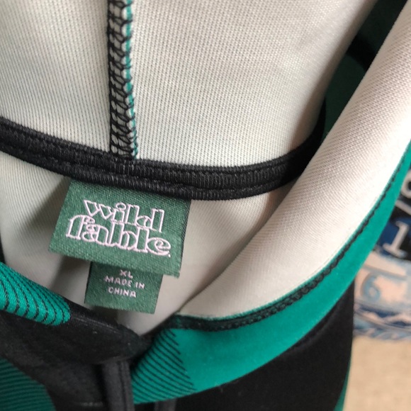 XL Wild Fable checkered sweater with hood - Picture 2 of 7